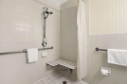 Travelodge by Wyndham San Francisco Bay image 2